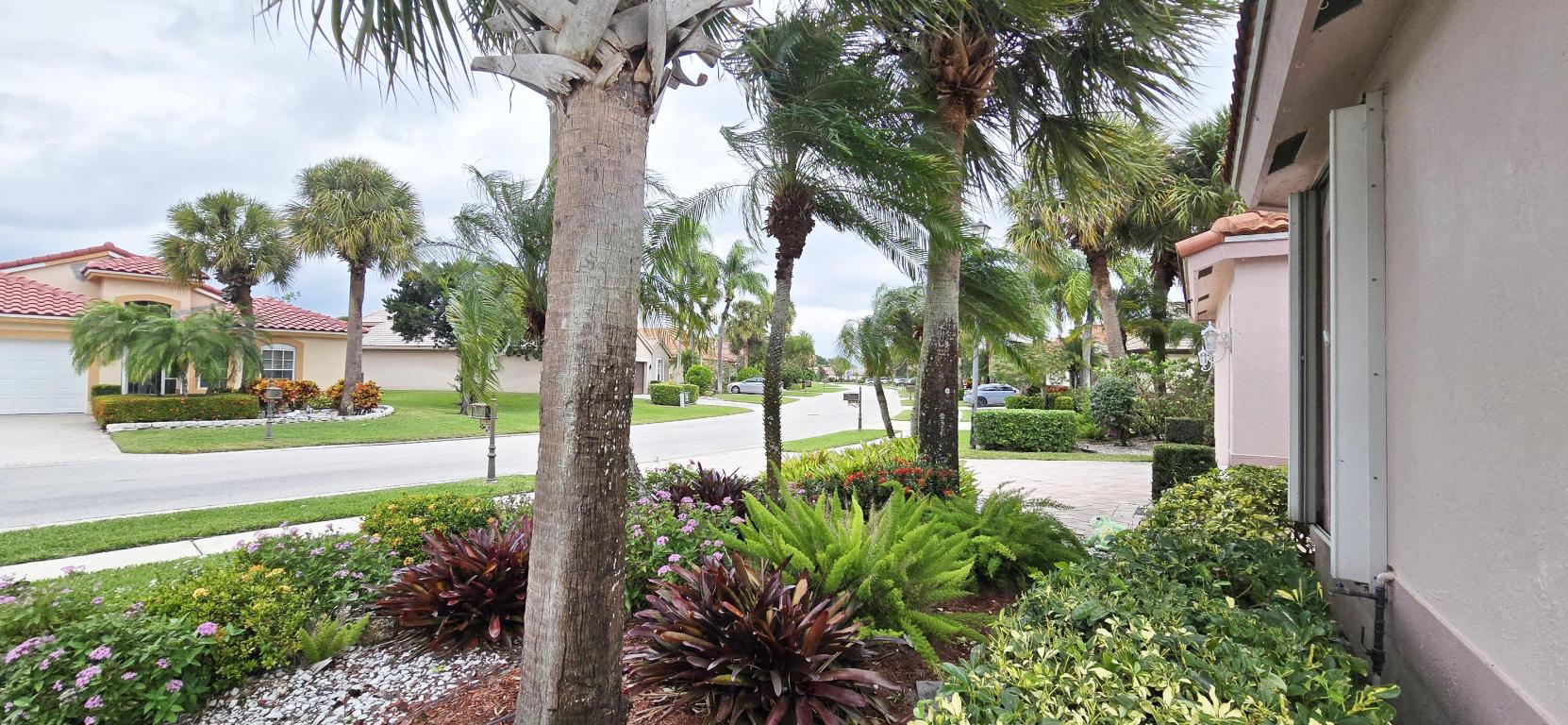 LAKERIDGE GREENS AT PIPERS GLEN - Residential
