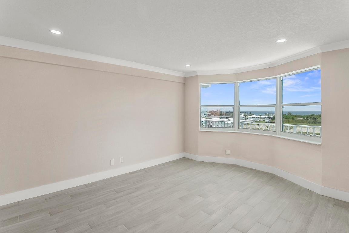 MASSACHUSETTS APTS CONDO - Residential