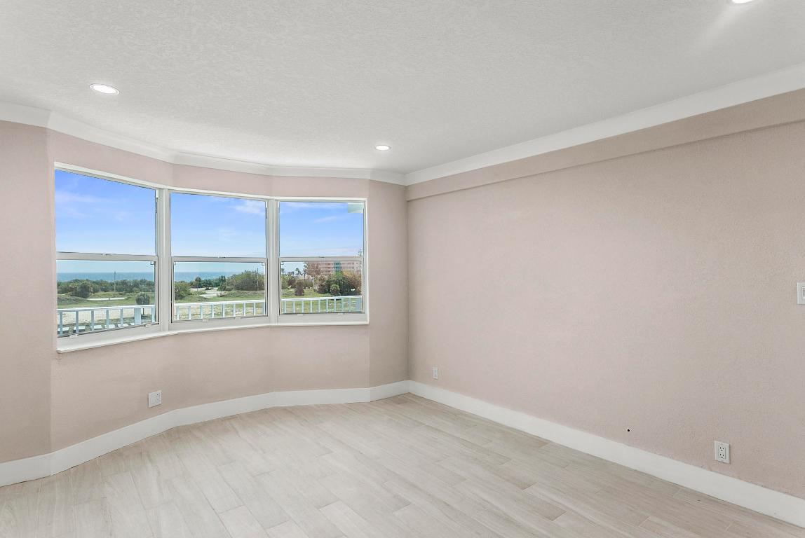 MASSACHUSETTS APTS CONDO - Residential