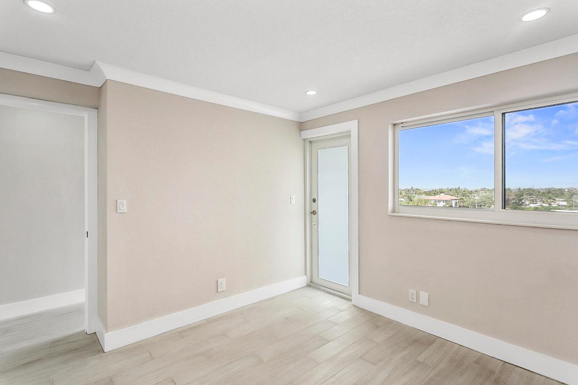 MASSACHUSETTS APTS CONDO - Residential