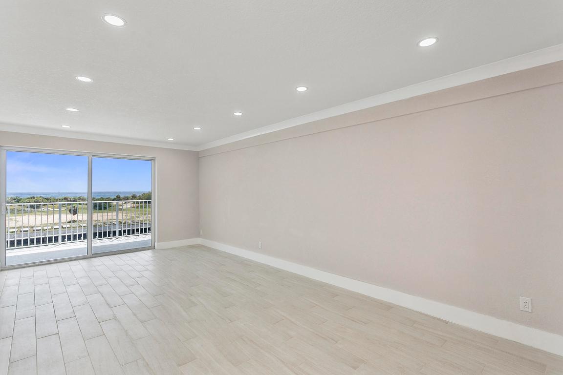 MASSACHUSETTS APTS CONDO - Residential