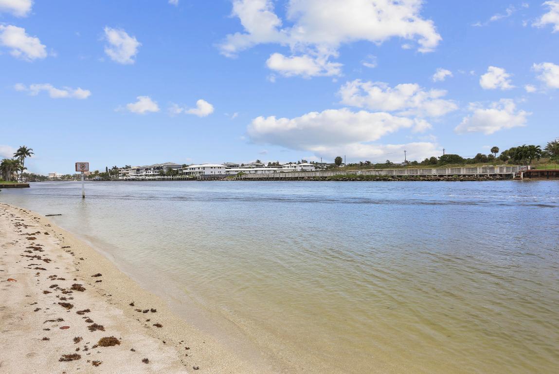 MASSACHUSETTS APTS CONDO - Residential