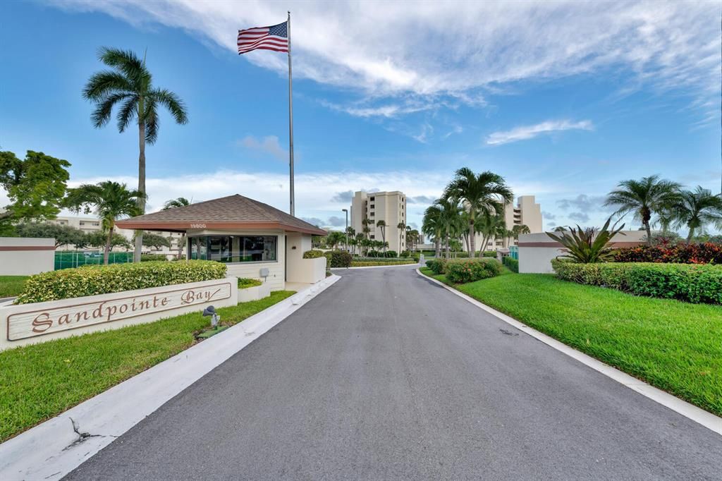 Photo of 19800 Sandpointe Bay 304 Drive #304, Jupiter, FL 33469 (MLS # R10703436)