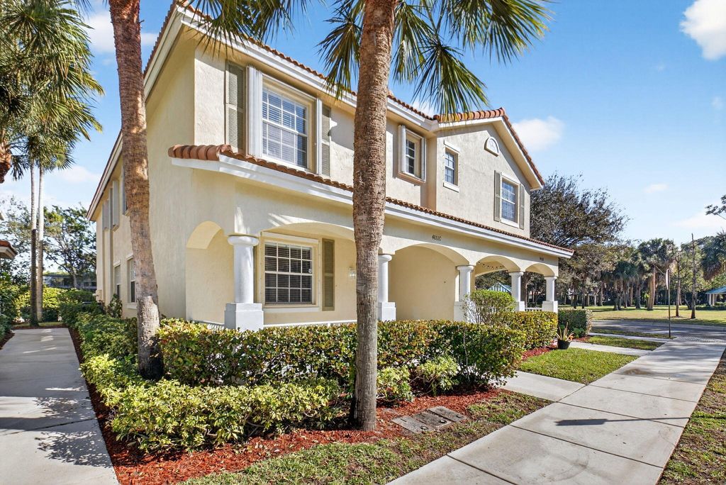 Photo of 4801 N Wickham Circle #C, Delray Beach, FL 33445 (MLS # R11163275)