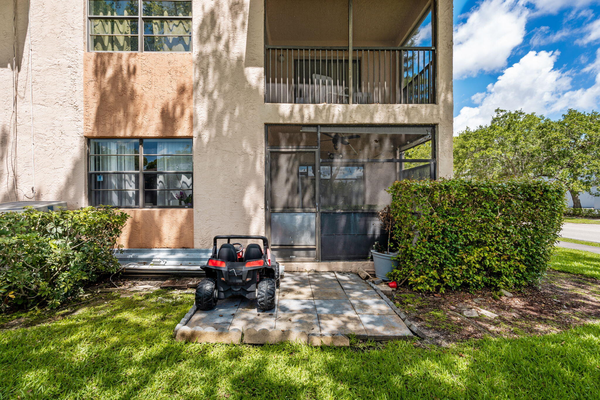 RAMBLEWOOD PLACE CONDO - Residential