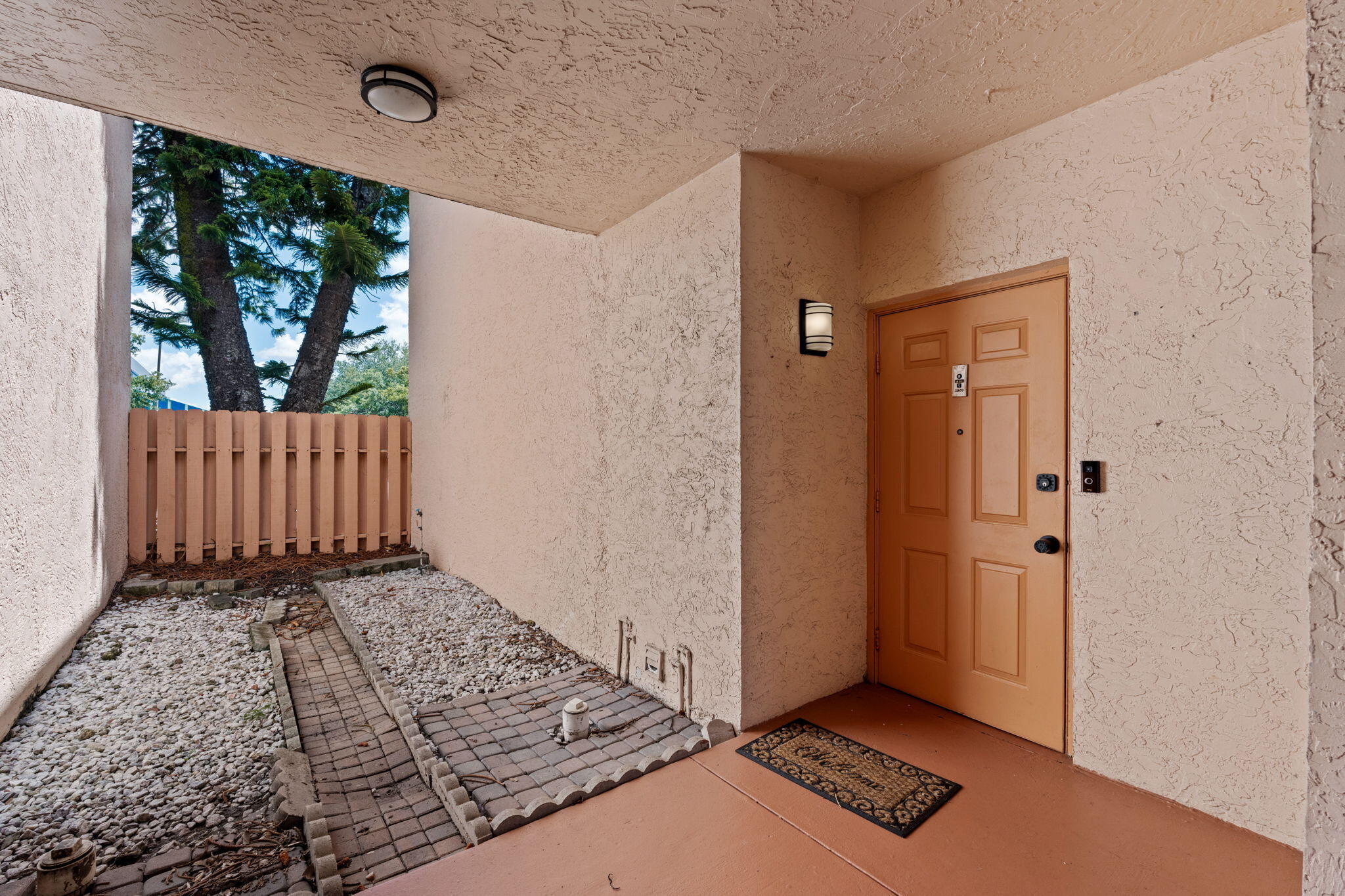 RAMBLEWOOD PLACE CONDO - Residential