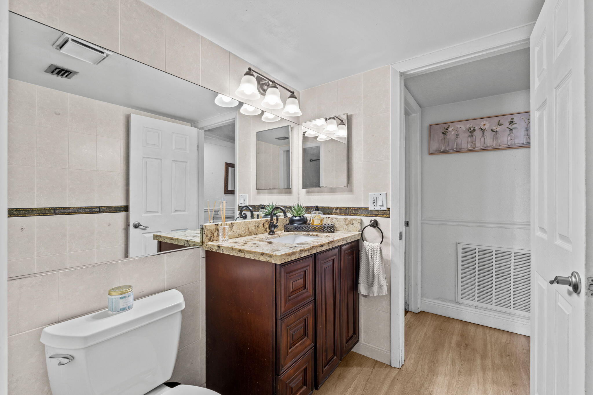 RAMBLEWOOD PLACE CONDO - Residential