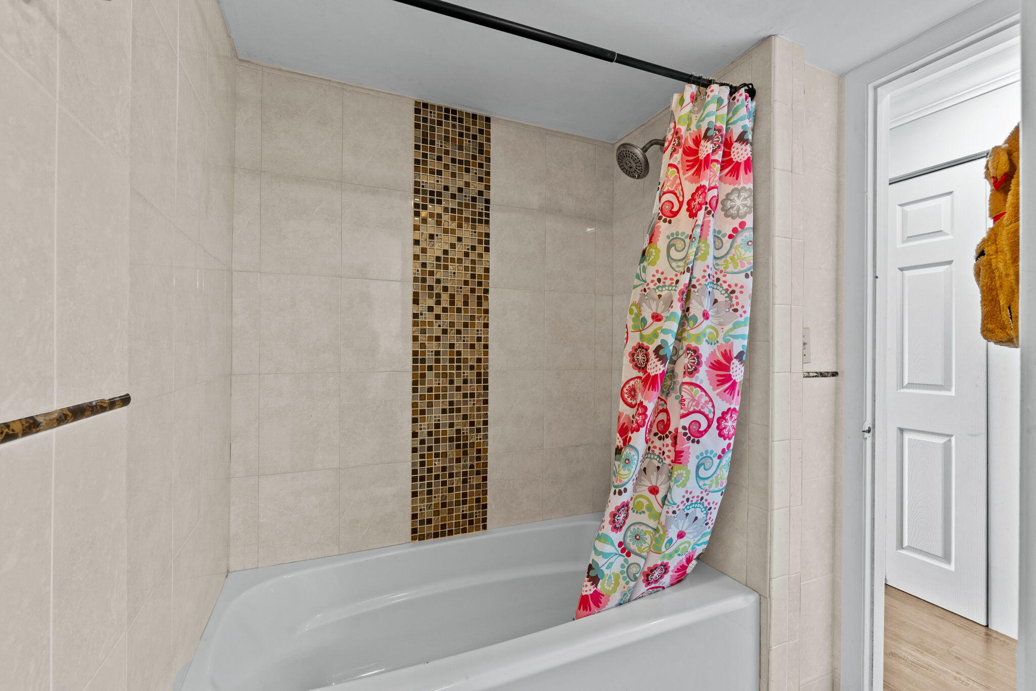 RAMBLEWOOD PLACE CONDO - Residential