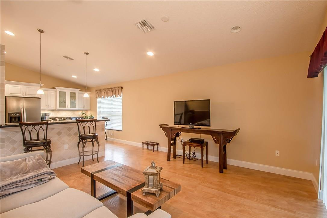 THE ISLAND-Wyndham Lakes - Residential