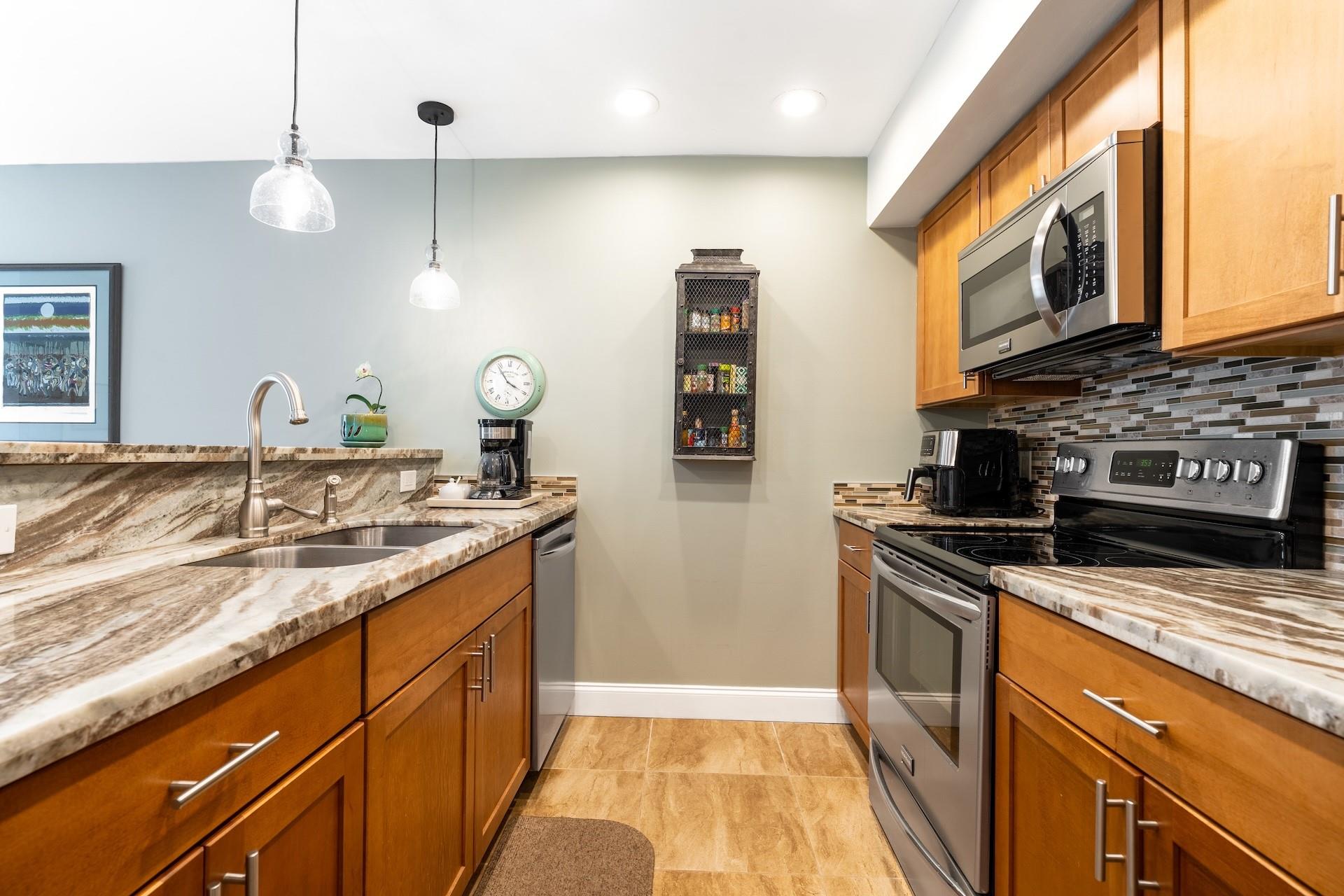 658 Kensington Pl 11B