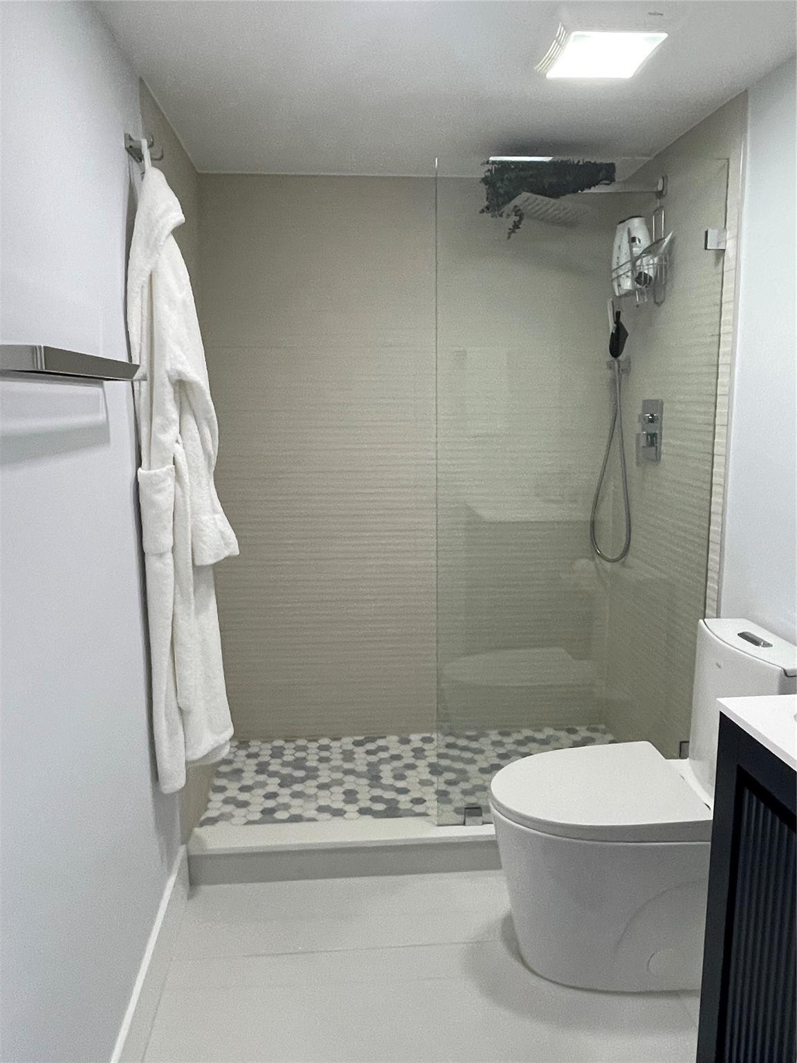 The Seasons Condo - Residential Lease