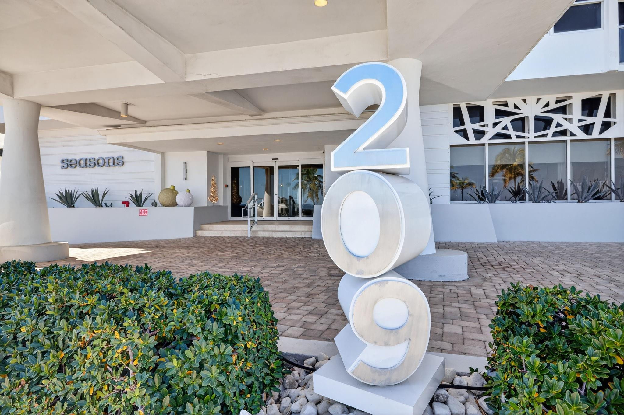 The Seasons Condo - Residential Lease