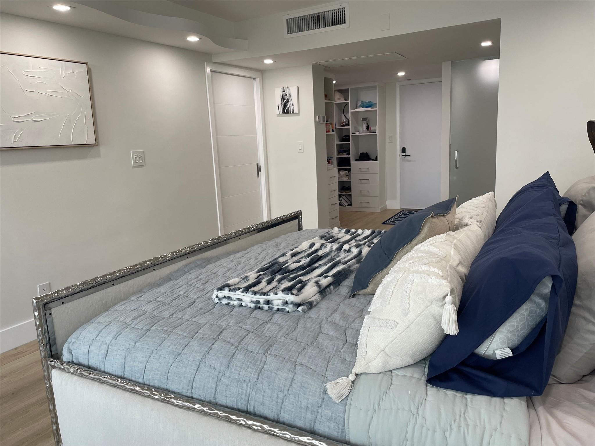 The Seasons Condo - Residential Lease