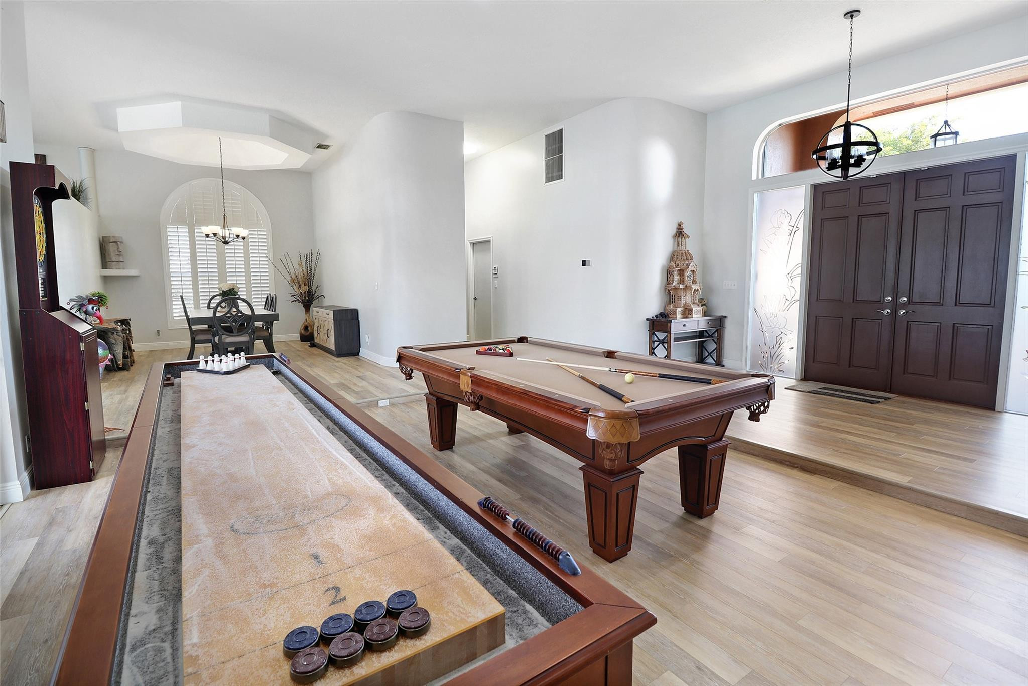 Kensington 146-39 B - Residential