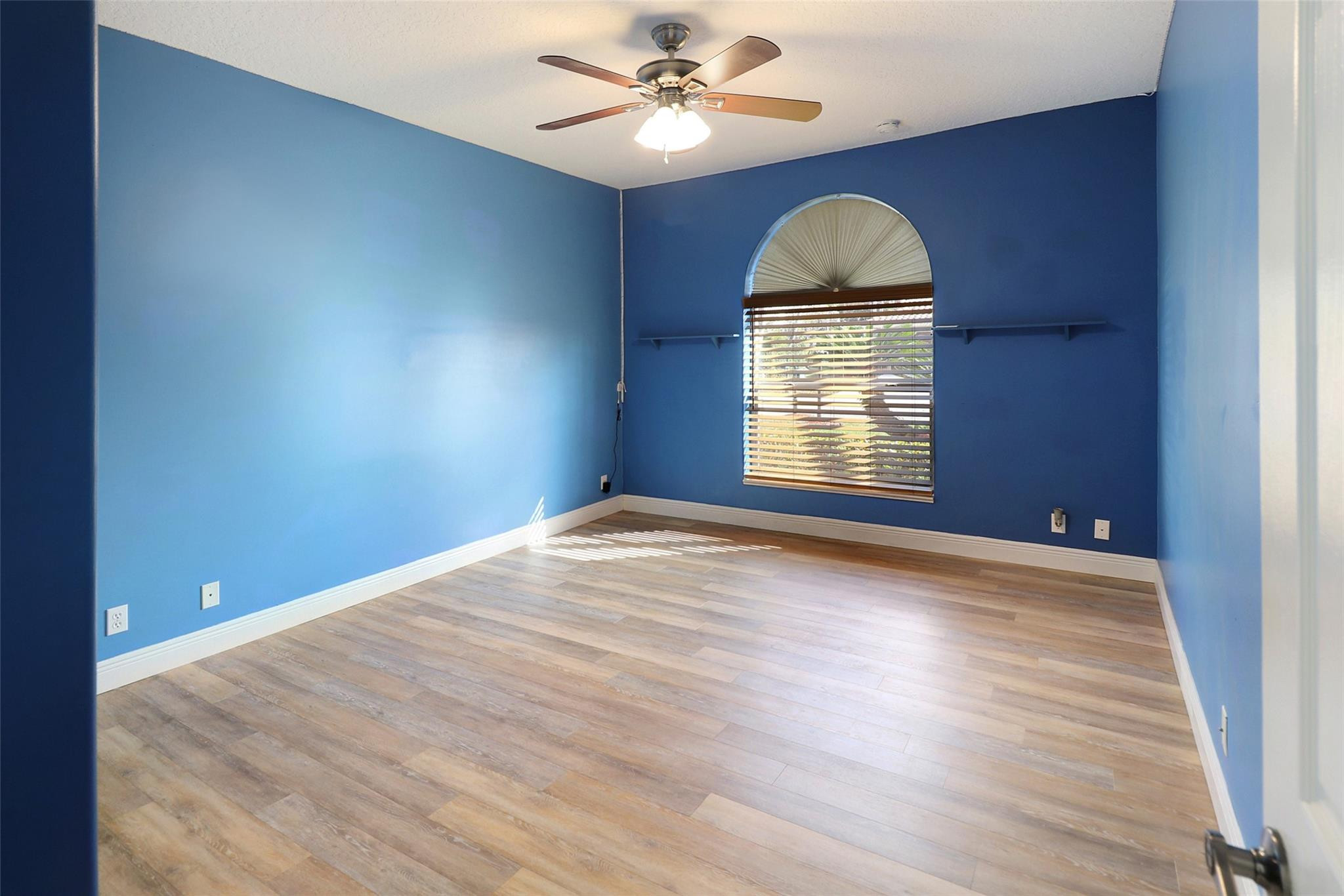 Kensington 146-39 B - Residential