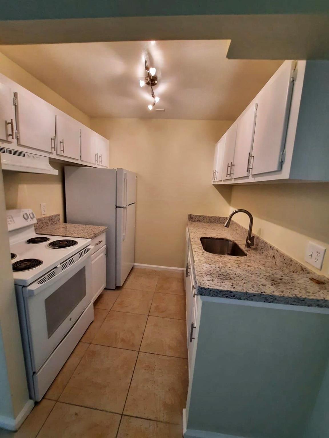 CROSS CREEK CONDO - Residential Lease