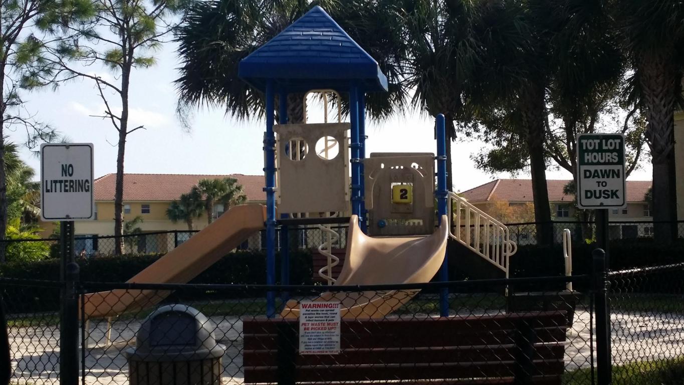 SEMINOLE ESTATES and TOWNHOMES - Residential