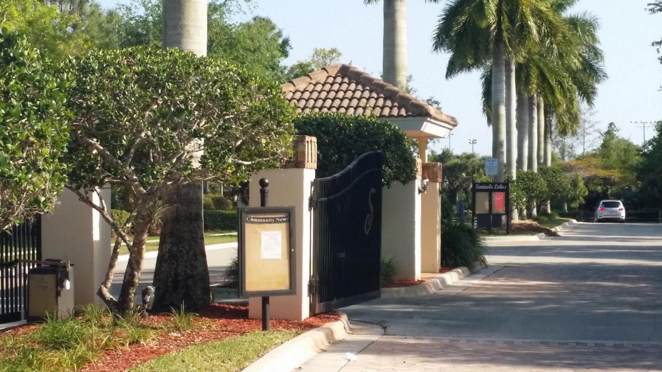 SEMINOLE ESTATES and TOWNHOMES - Residential