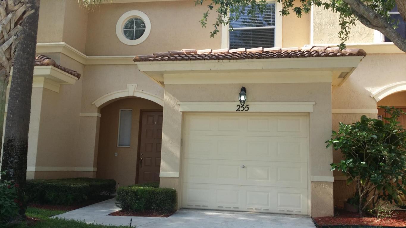 SEMINOLE ESTATES and TOWNHOMES - Residential