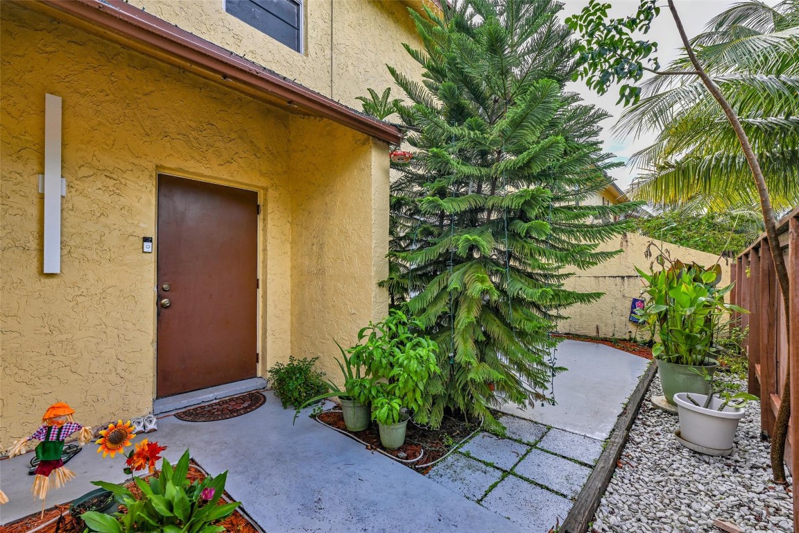 4408 NW 4th Avenue 2760