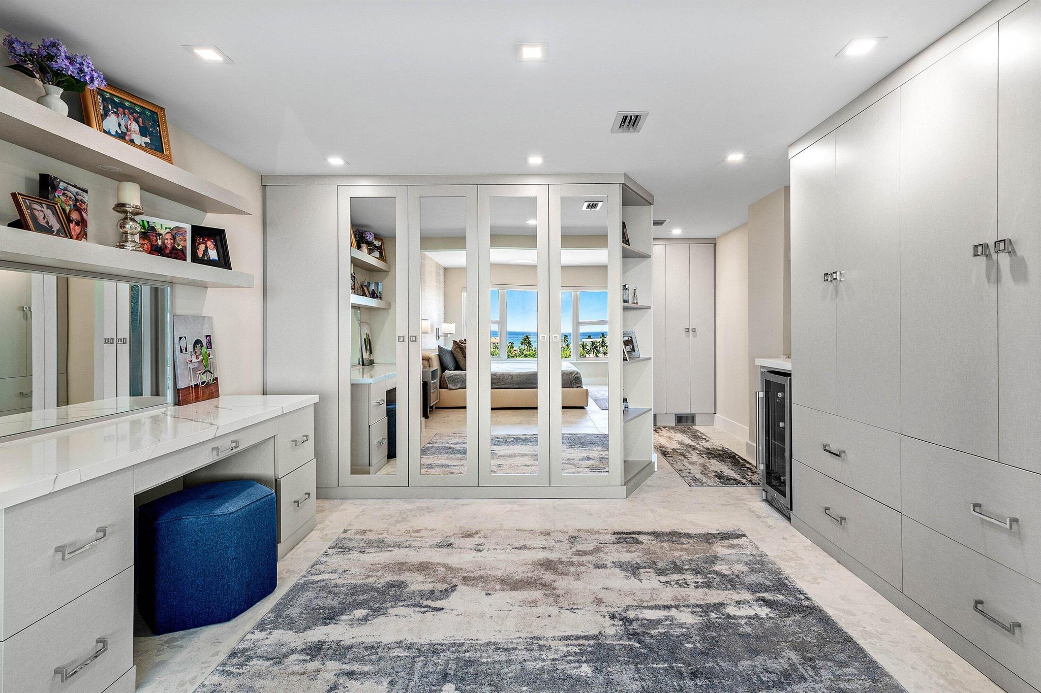 SEAGATE TOWERS CONDO - Residential