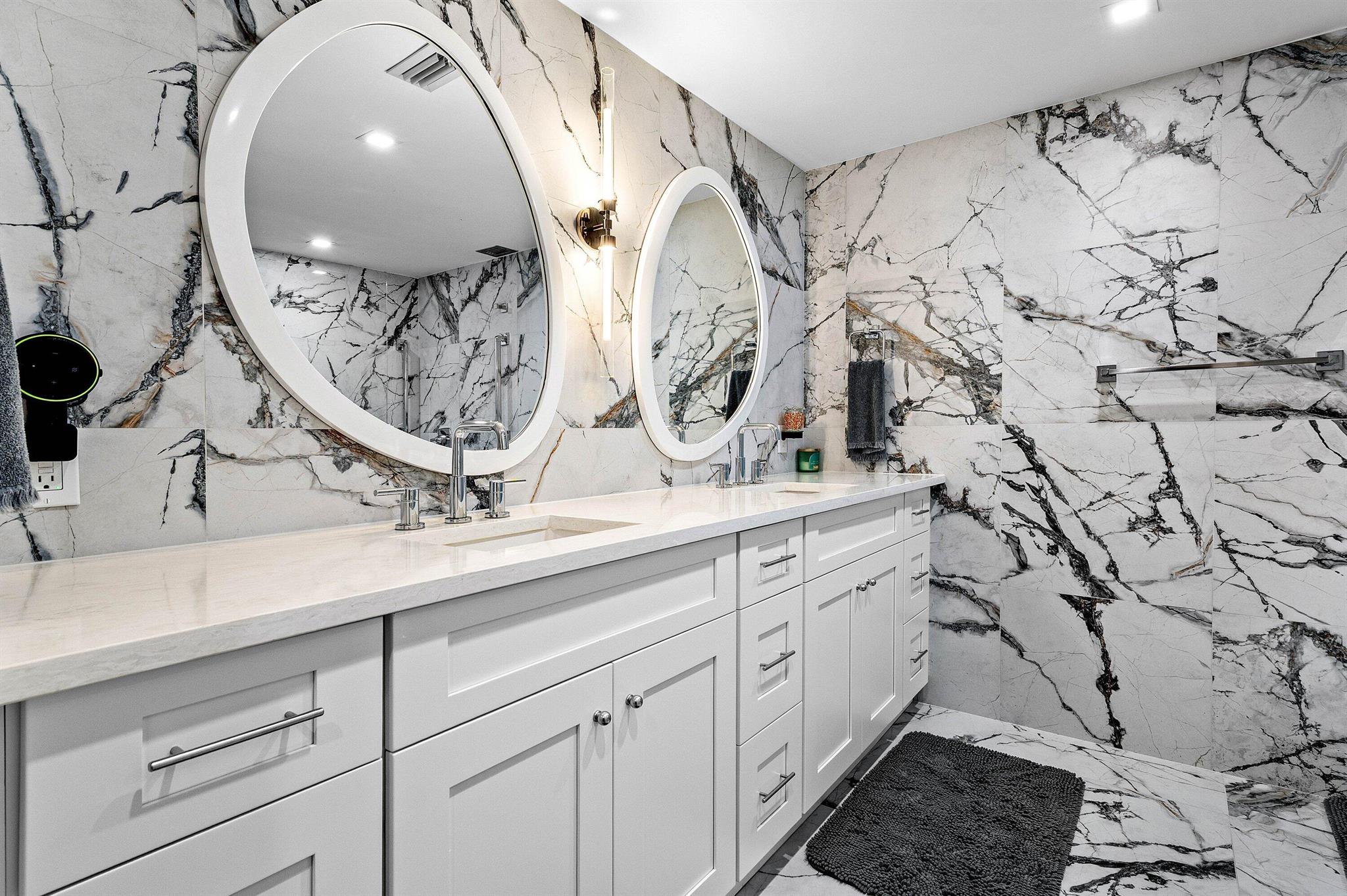 SEAGATE TOWERS CONDO - Residential
