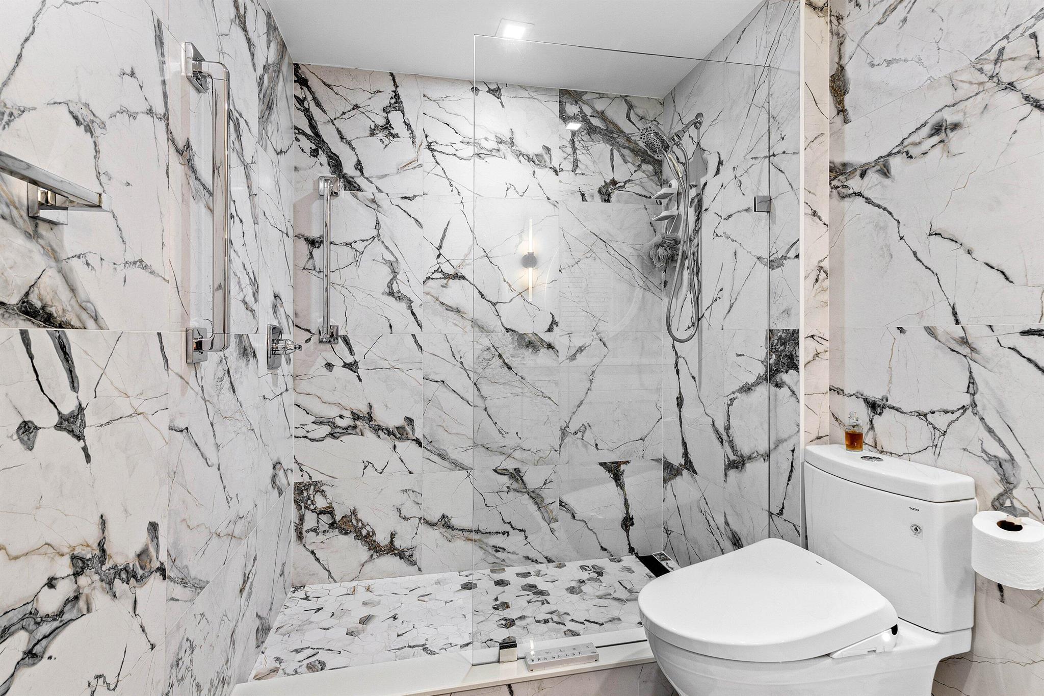 SEAGATE TOWERS CONDO - Residential