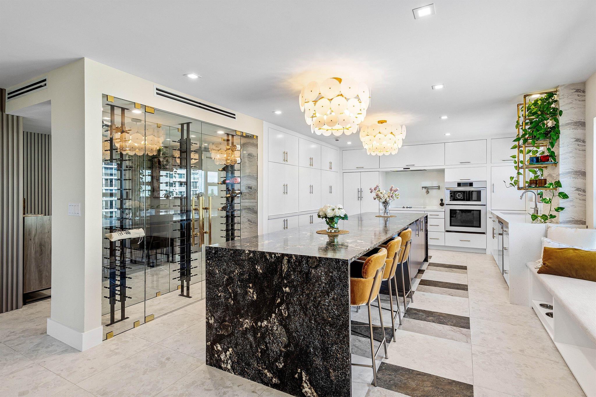 SEAGATE TOWERS CONDO - Residential