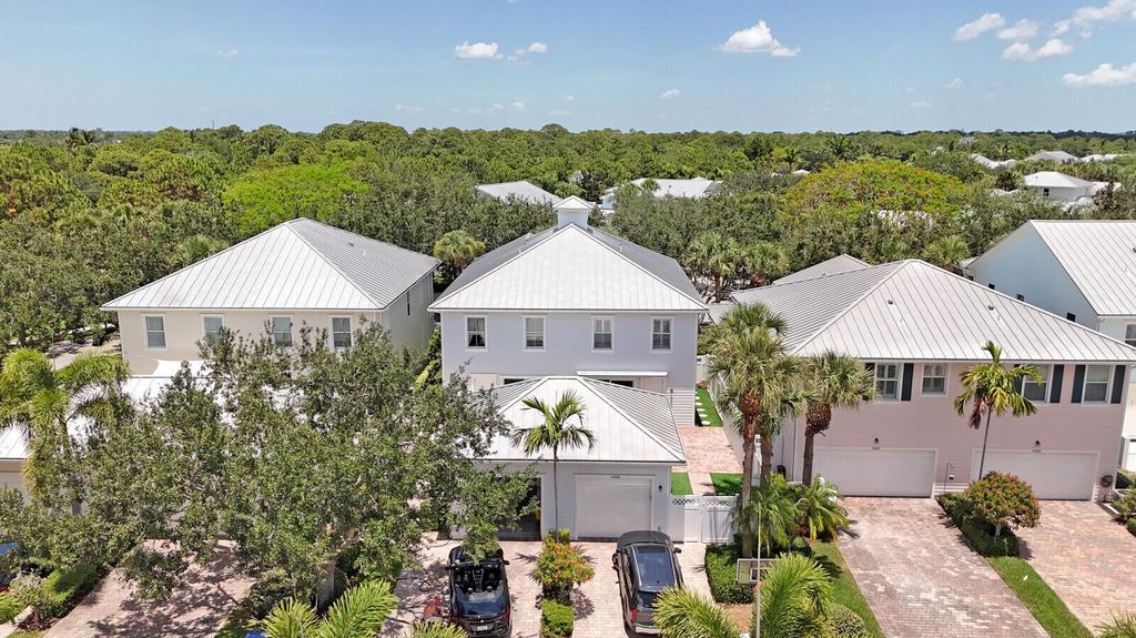 Photo of 1466 Sunshine Drive, Jupiter, FL 33458 (MLS # R11093161)