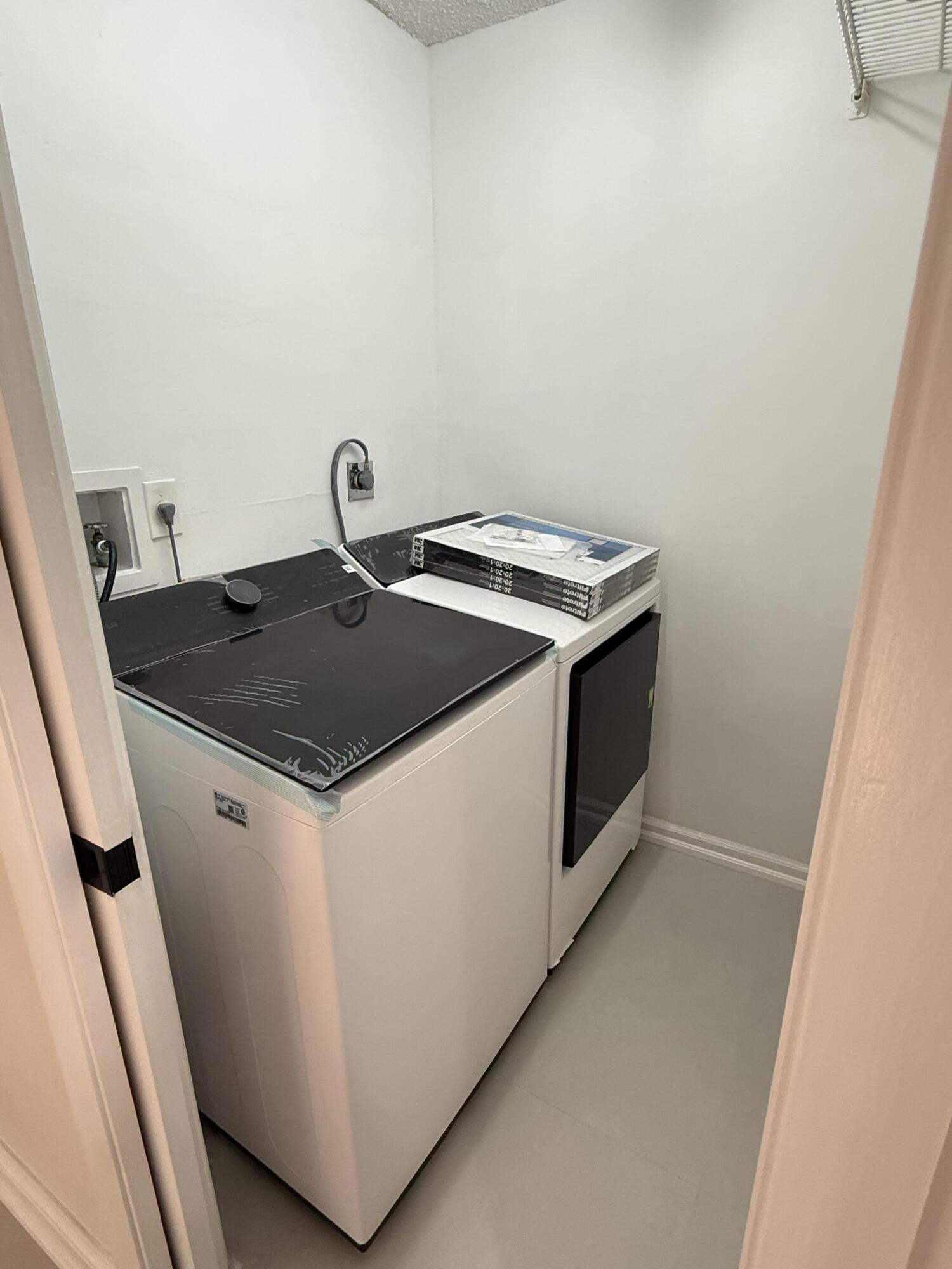 SPRINGTREE LAKES - Residential Lease