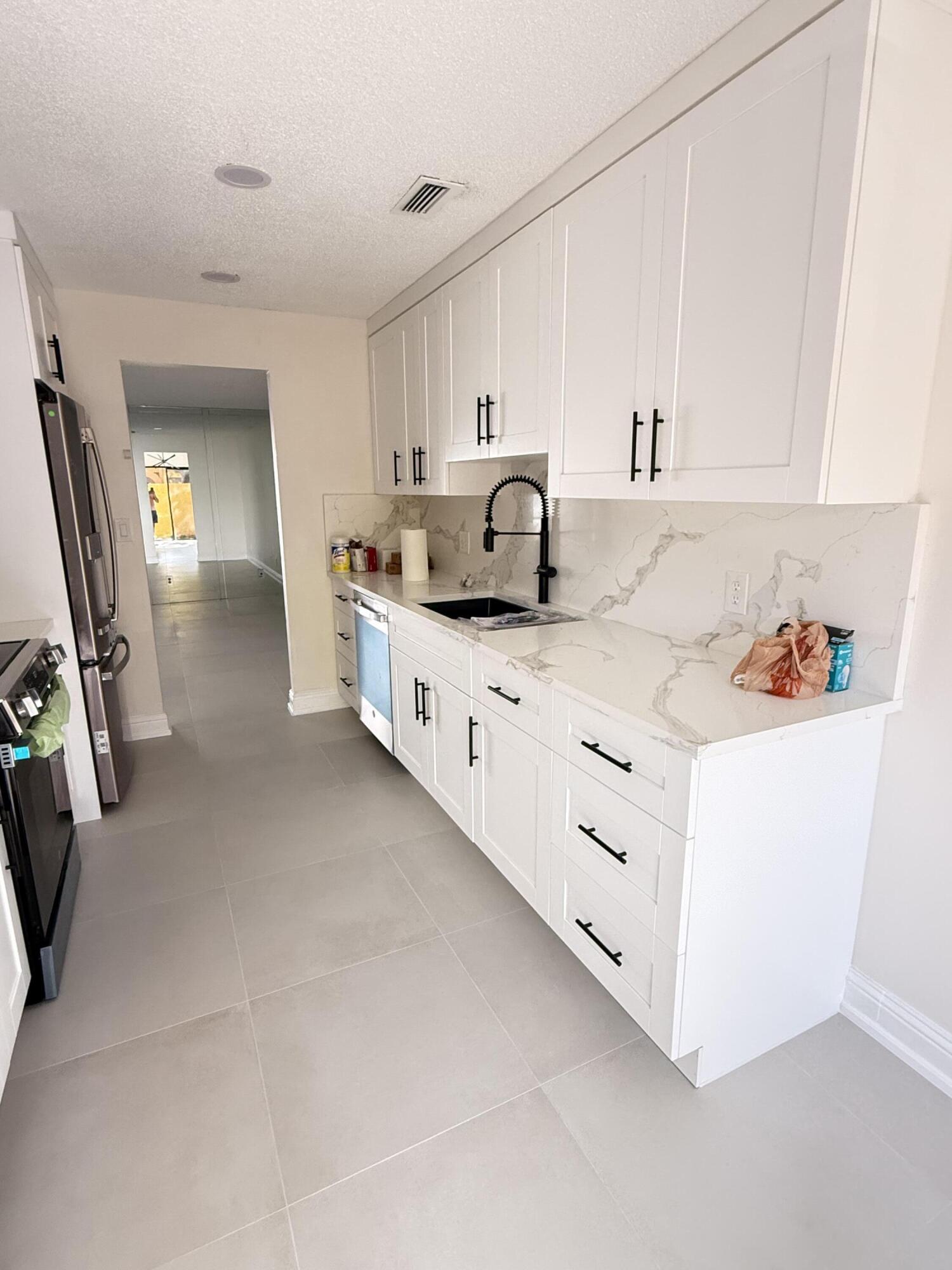 SPRINGTREE LAKES - Residential Lease