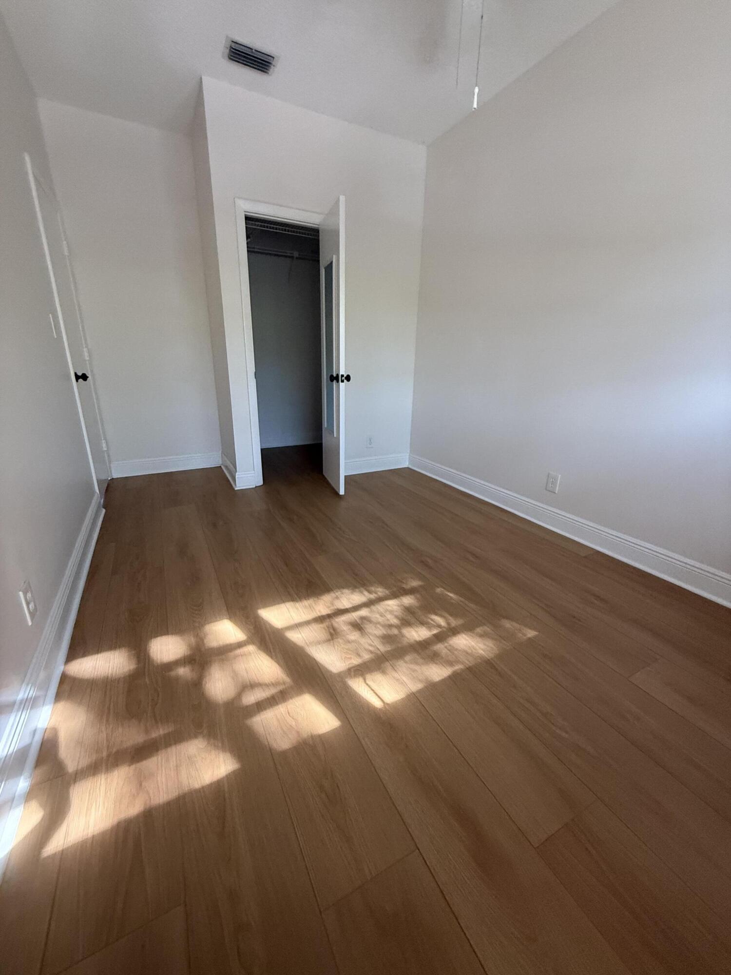 SPRINGTREE LAKES - Residential Lease