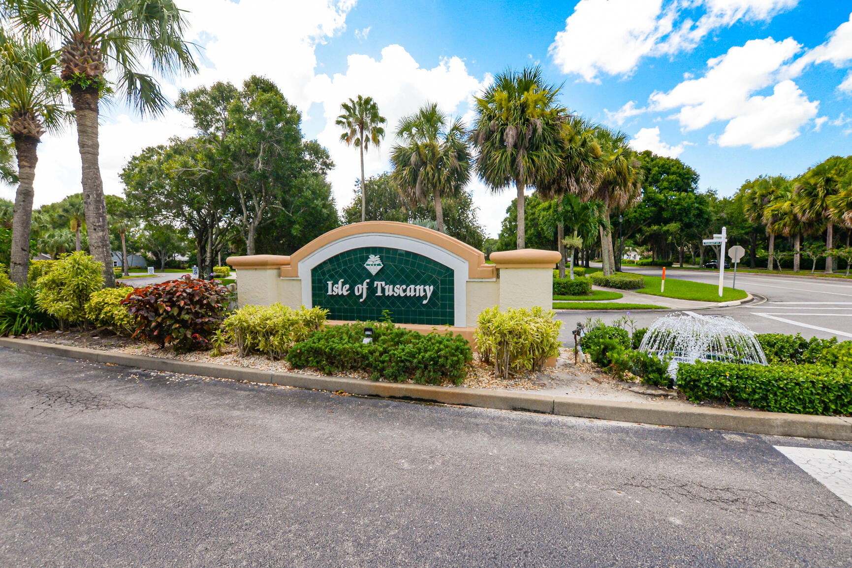 KINGS ISLE  ( Isle of San Marino ) - Residential