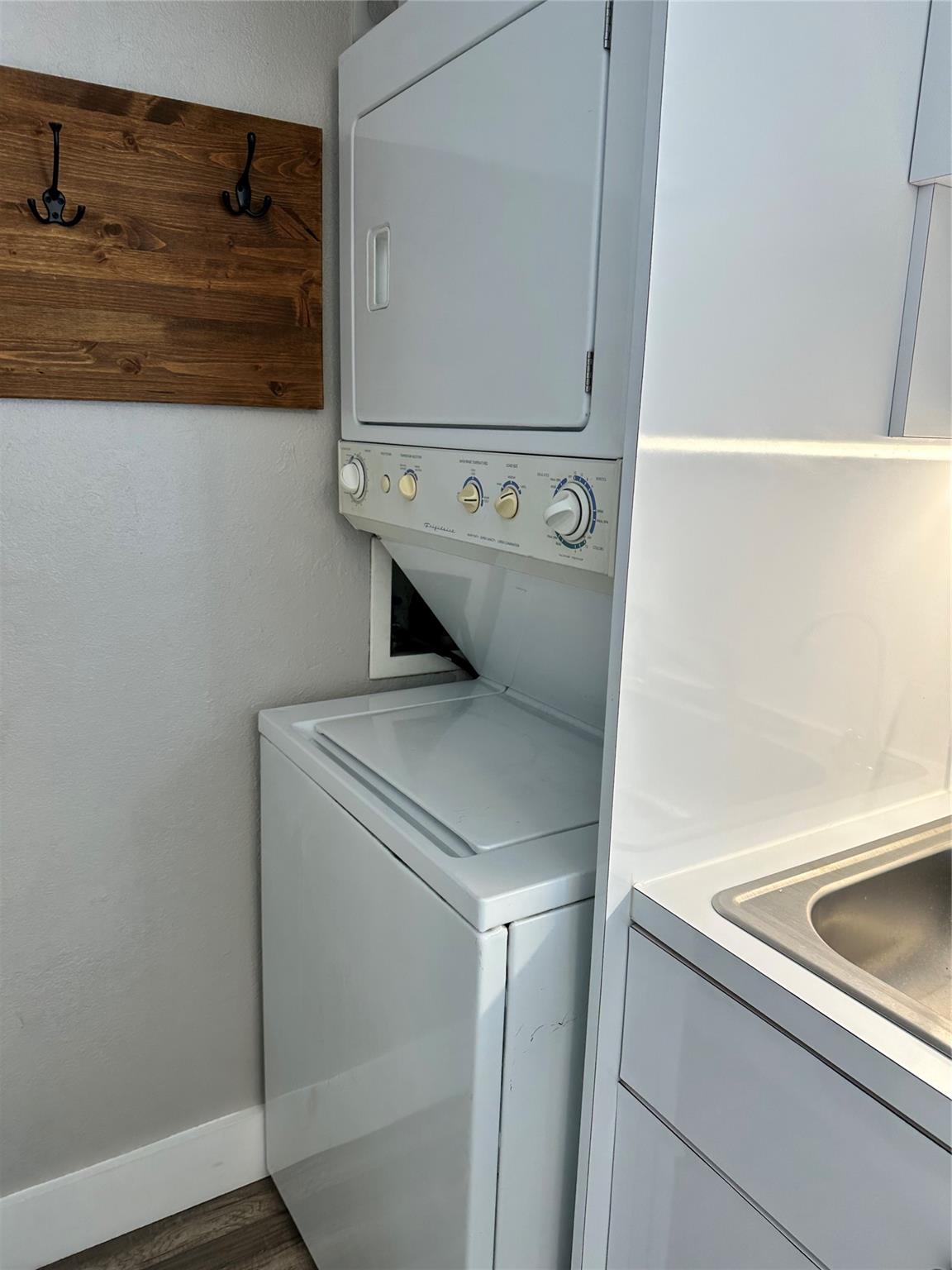 Heron House Condo - Residential Lease