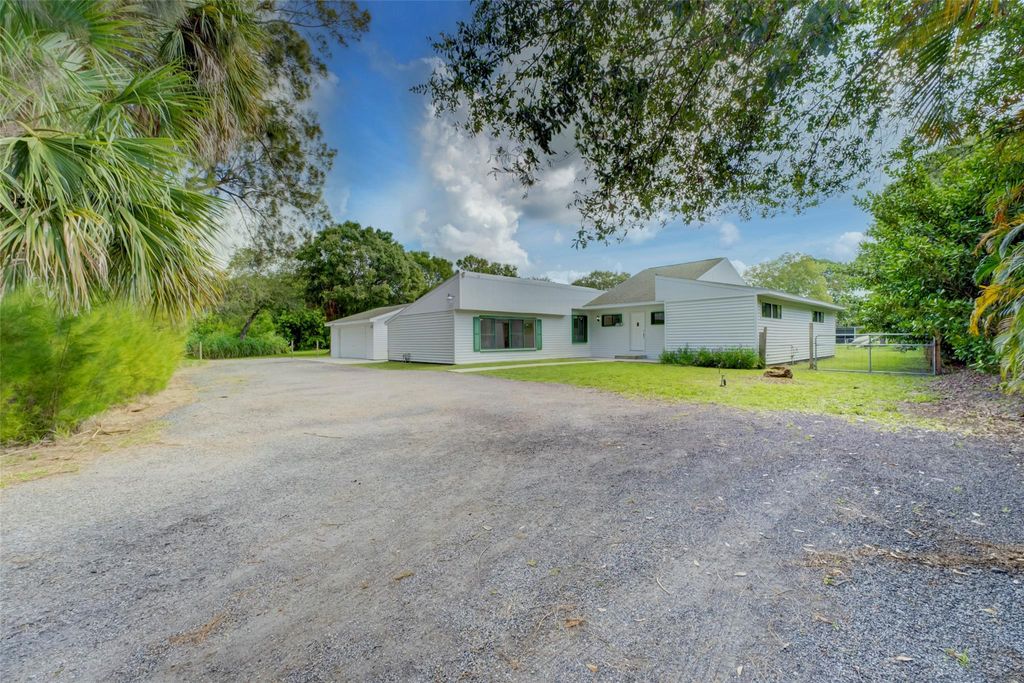 Photo of 4706 Palmetto Drive, Fort Pierce, FL 34950 (MLS # F10389621)