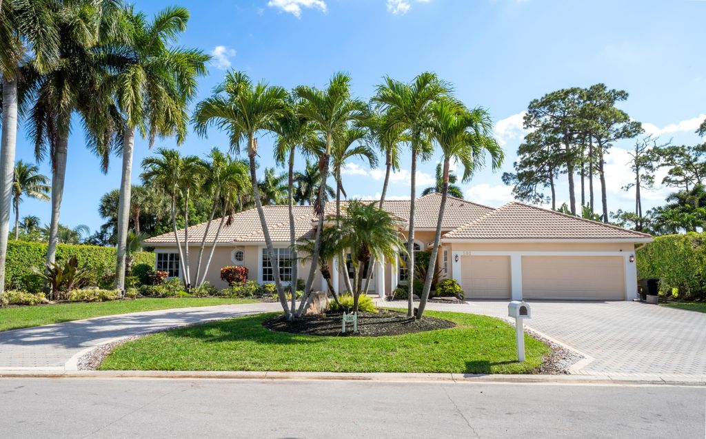 Photo of 101 Westwood Ct, Atlantis, FL 33462 (MLS # R11080370)