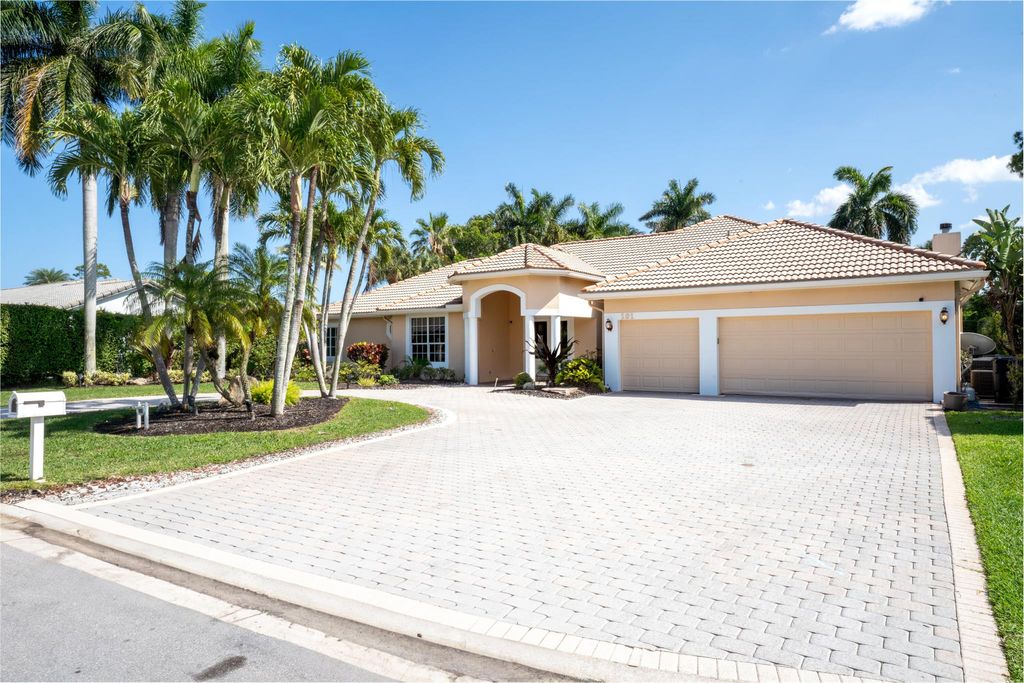 Photo of 101 Westwood Ct, Atlantis, FL 33462 (MLS # R11080370)