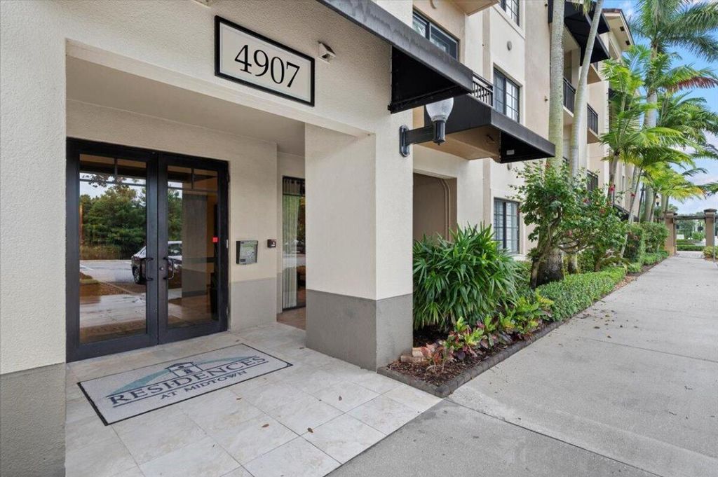 Photo of 4907 Midtown Lane #1308, Palm Beach Gardens, FL 33418 (MLS # R10996638)