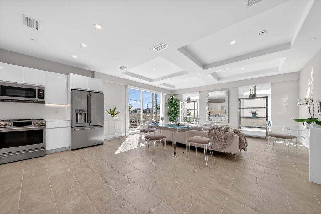 SAILFISH COVE CONDOMINIUM - Residential Lease