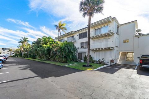 A home in South Palm Beach