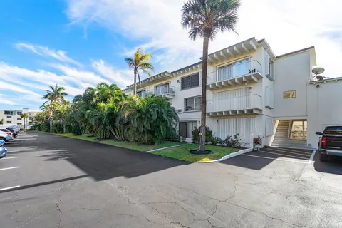 4001 S Ocean Boulevard Unit 117, South Palm Beach, FL MLS: R11046570