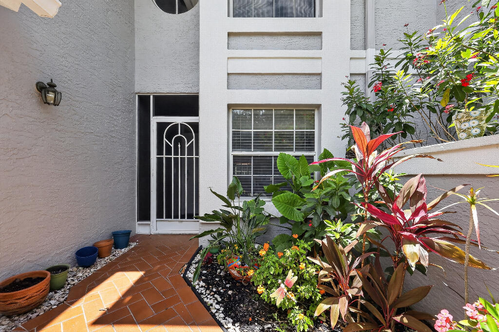 7634 Majestic Palm Drive 101