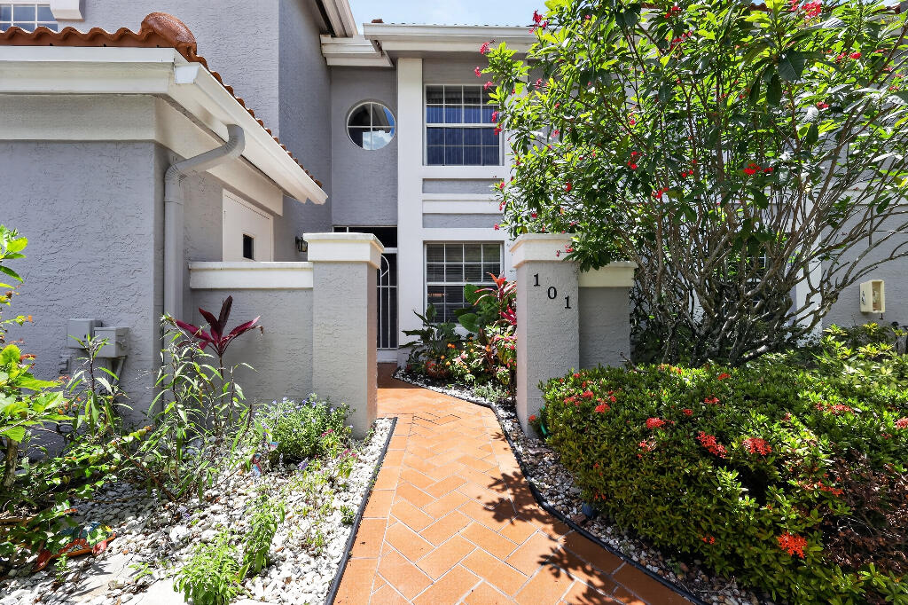 7634 Majestic Palm Drive 101