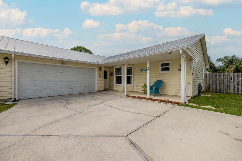 Photo of 1190 SW Cynthia Street, Port Saint Lucie, FL 34983 (MLS # R11035225)
