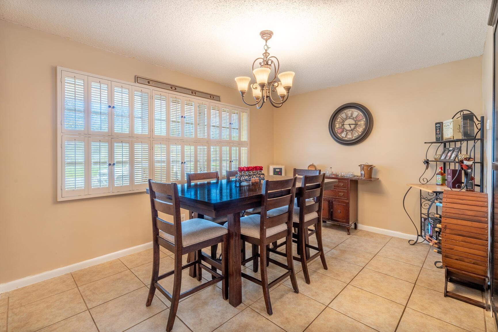 HOLLYWOOD HILLS - Residential