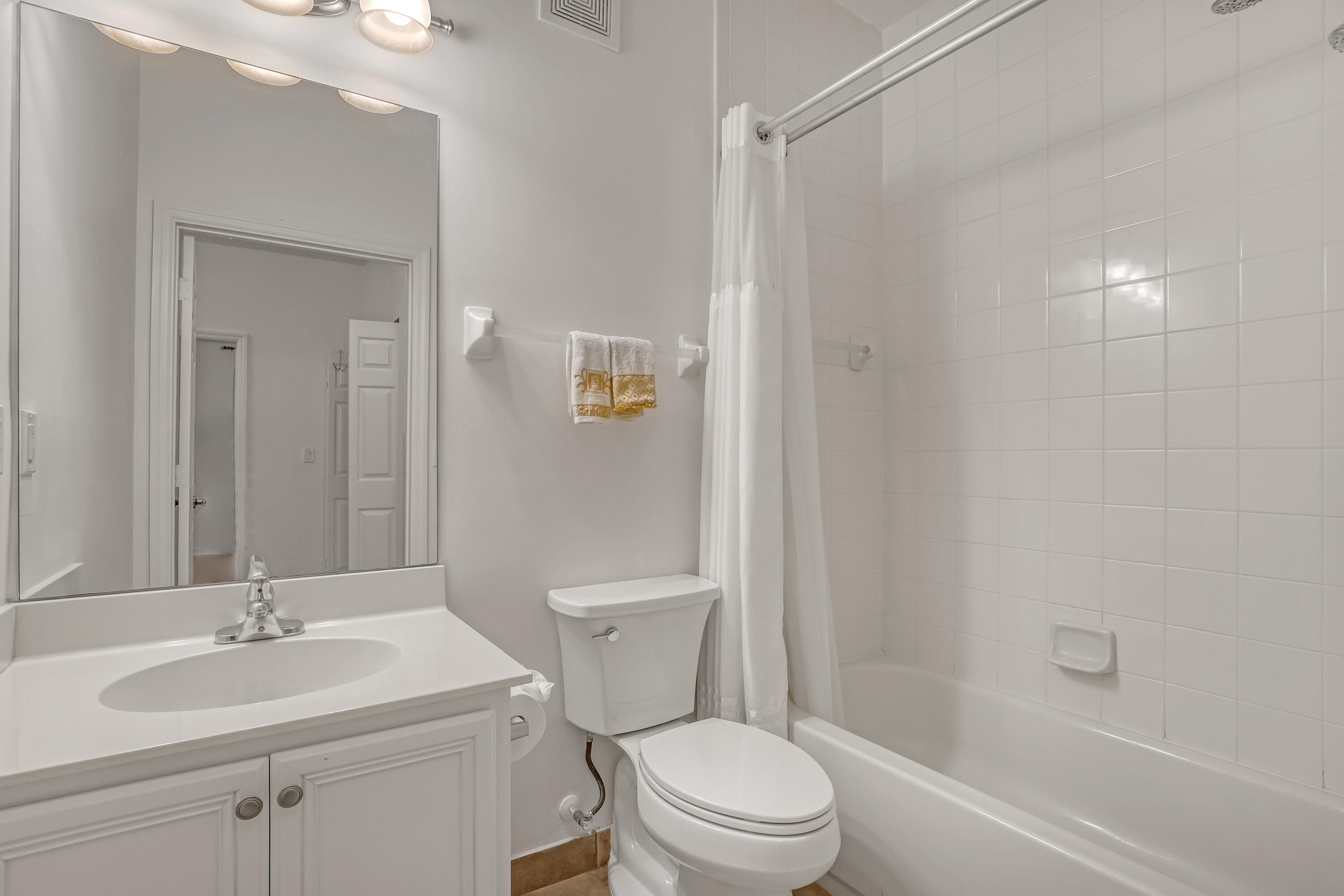 LEGENDS AT THE GARDENS CONDO - Residential Lease