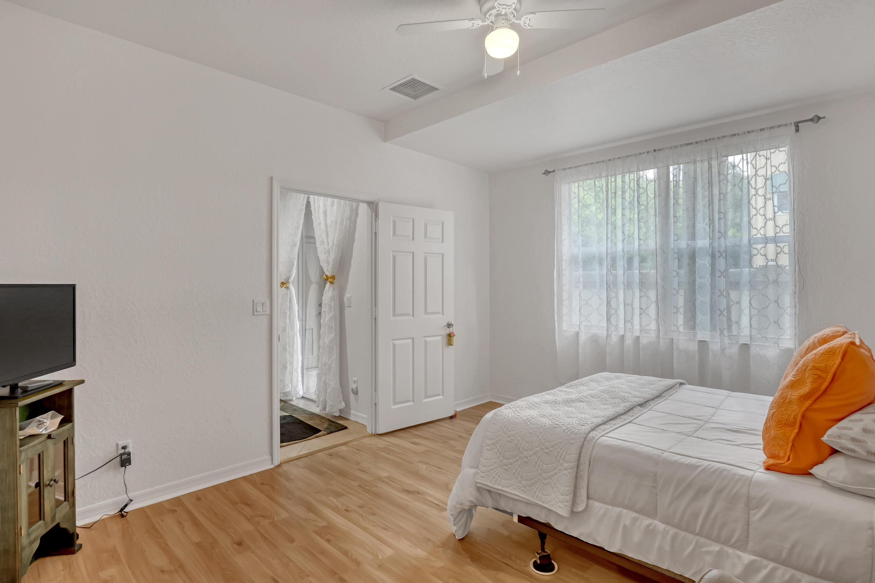 LEGENDS AT THE GARDENS CONDO - Residential Lease