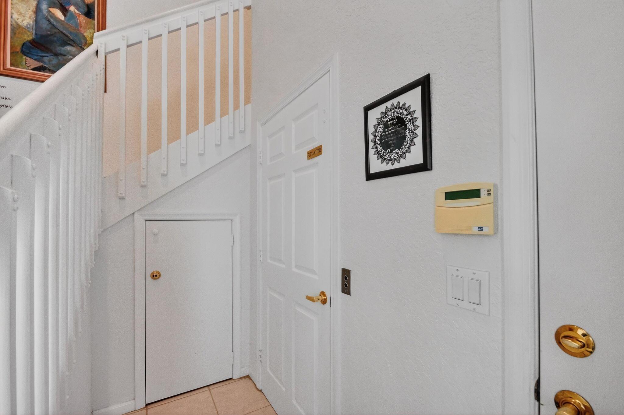 GROVE VILLAGE CONDO - Residential Lease