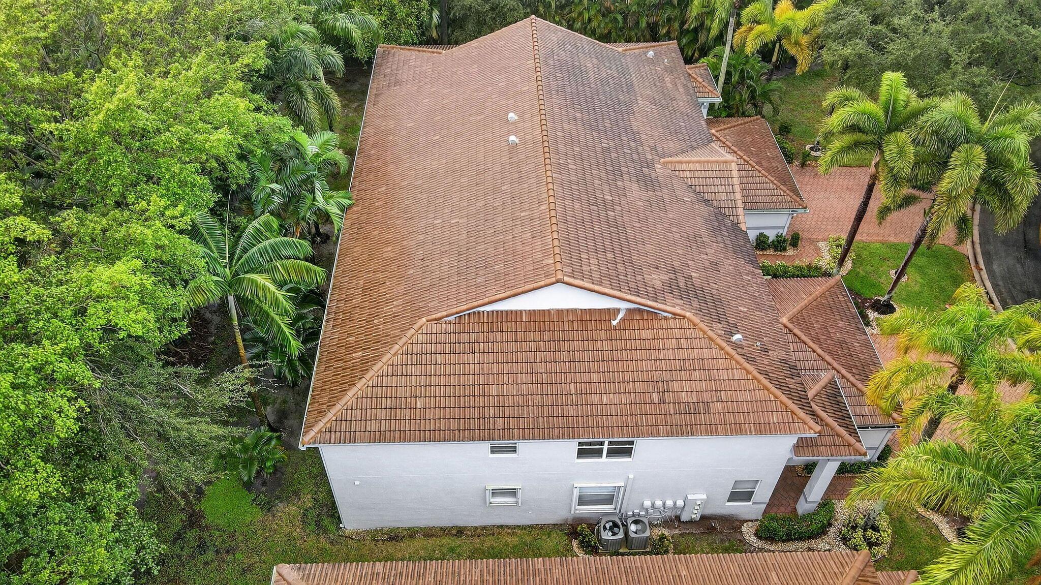 GROVE VILLAGE CONDO - Residential Lease