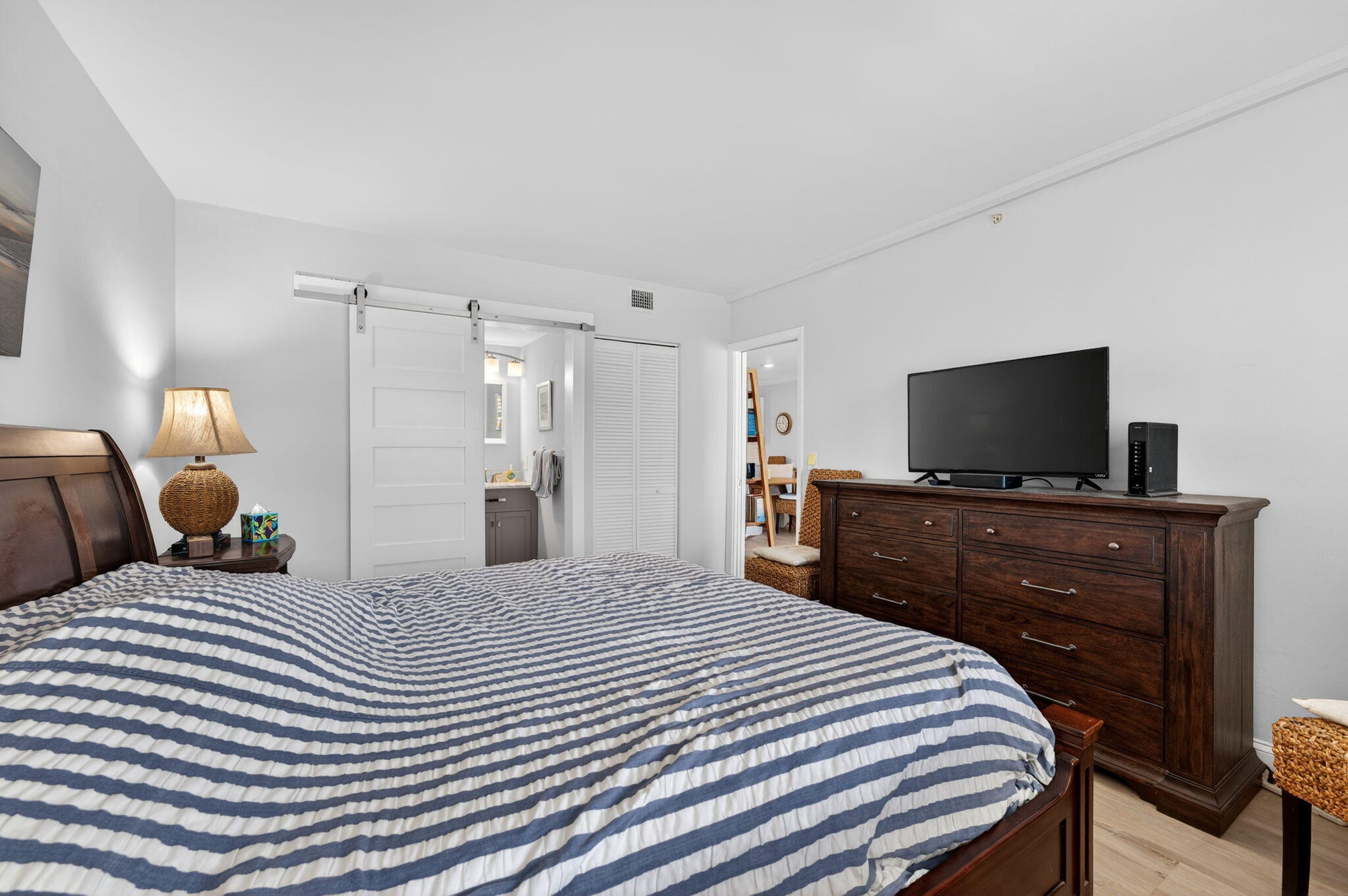 PENTHOUSE TOWERS CONDO - Residential